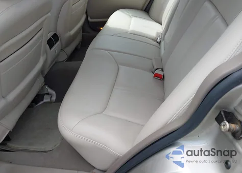 2005 Lincoln Town Car Signature Limited из США, поврежденный, VIN 1LNHM82W85Y626455